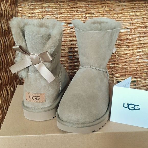 ugg mini bailey bow antelope